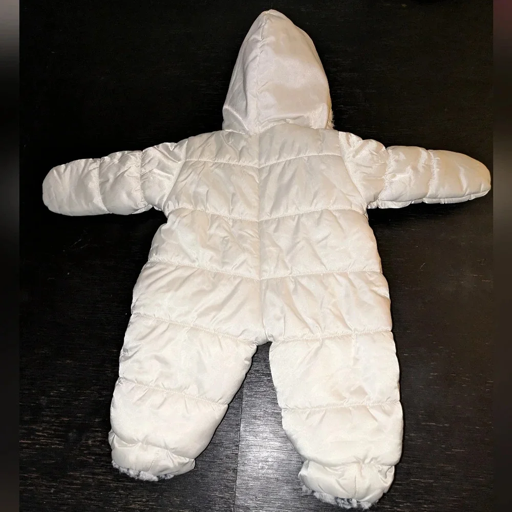 London Fog Baby Girl Snow Suit Size 6-9M. EUC